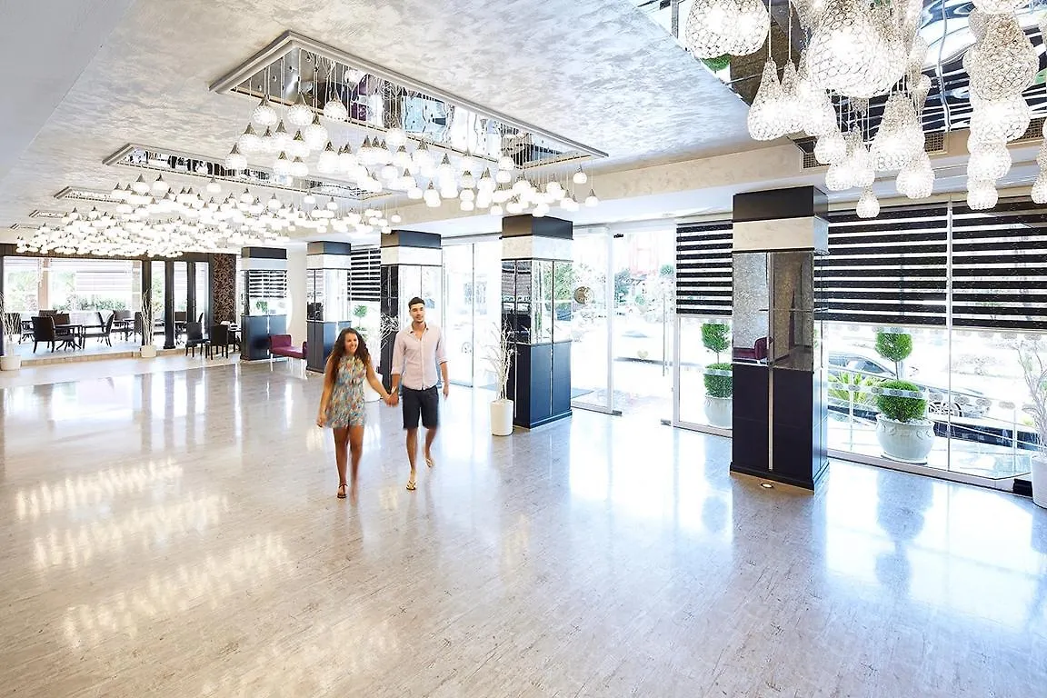 Grand Ideal Premium 马尔马里斯 酒店